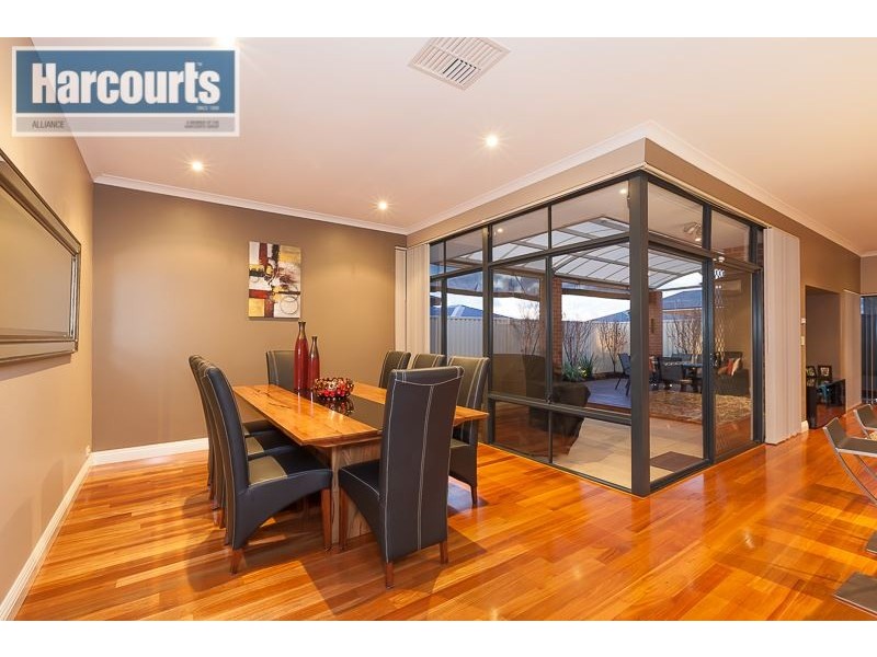 4 Chandela Loop, Currambine WA 6028