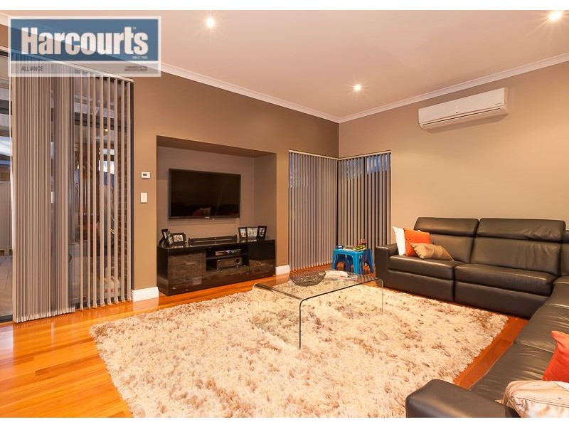 4 Chandela Loop, Currambine WA 6028