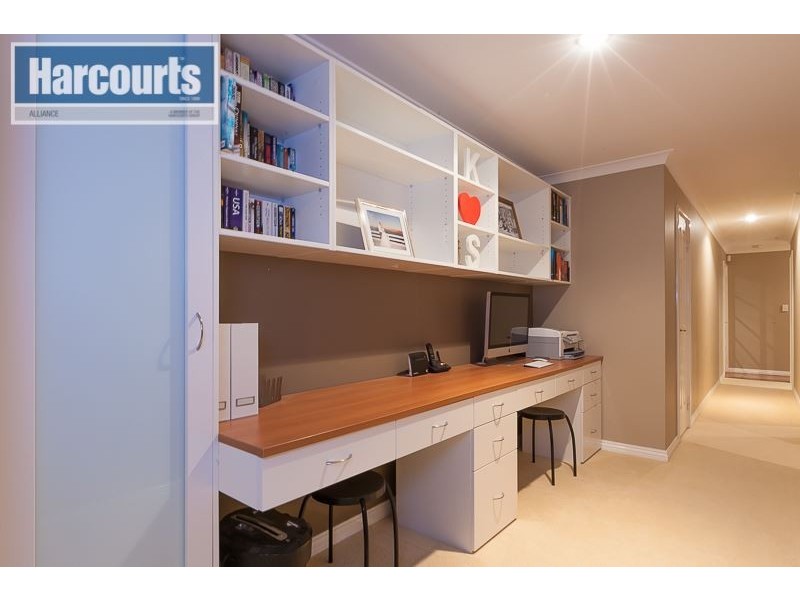 4 Chandela Loop, Currambine WA 6028