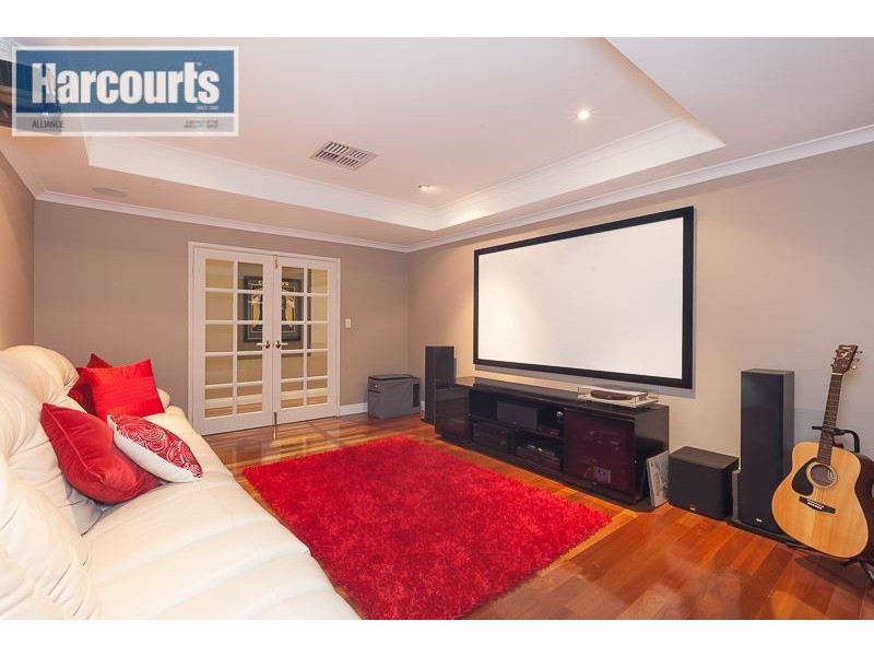 4 Chandela Loop, Currambine WA 6028