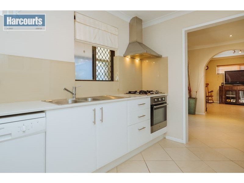 167 Bridgewater Drive, Kallaroo WA 6025