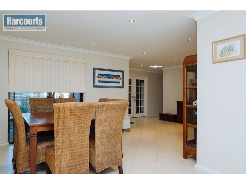 167 Bridgewater Drive, Kallaroo WA 6025