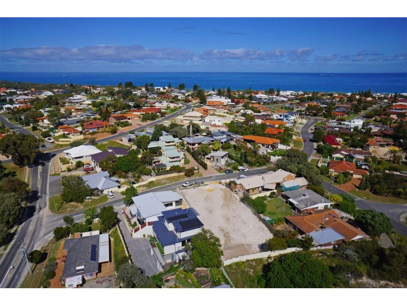 243/31 Gnobar Way, Mullaloo WA 6027