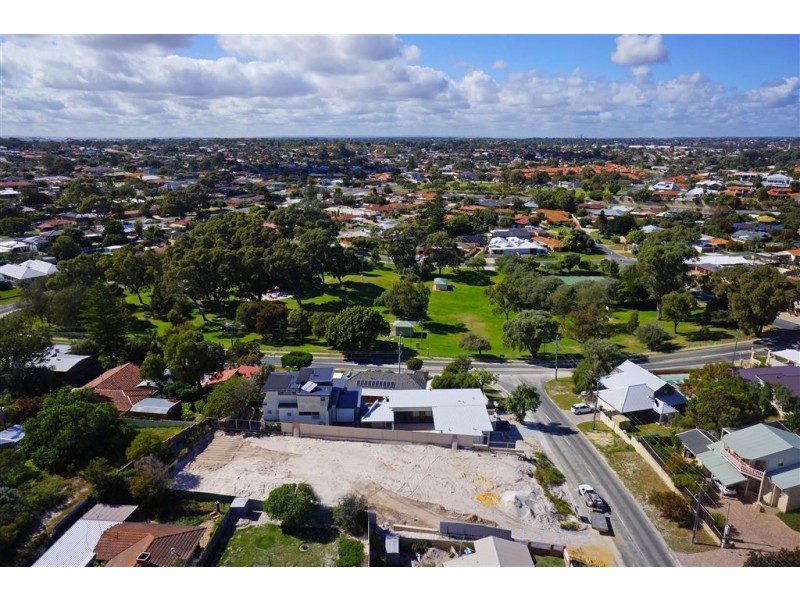 243/31 Gnobar Way, Mullaloo WA 6027