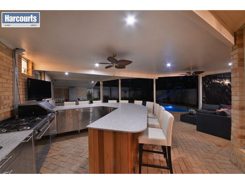 6 Dux Court, Duncraig WA 6023