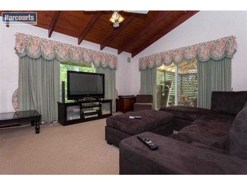 322 Cathedral Avenue, Brigadoon WA 6069