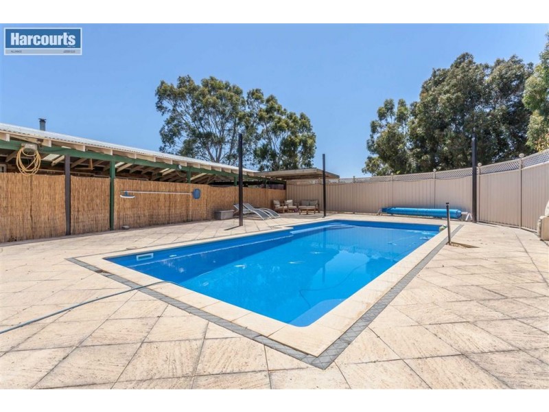 322 Cathedral Avenue, Brigadoon WA 6069