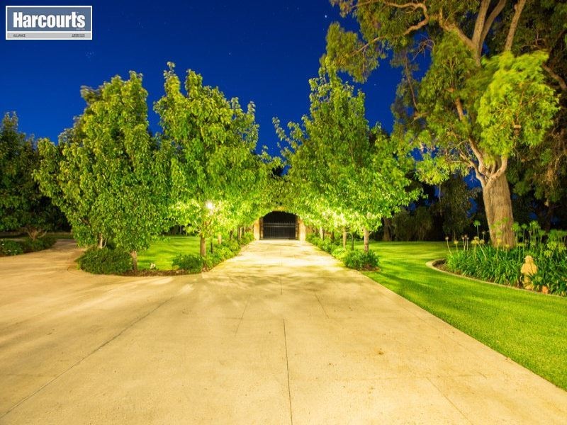 20 Golfview Place, Gnangara WA 6077