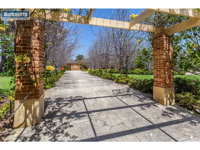 20 Golfview Place, Gnangara WA 6077