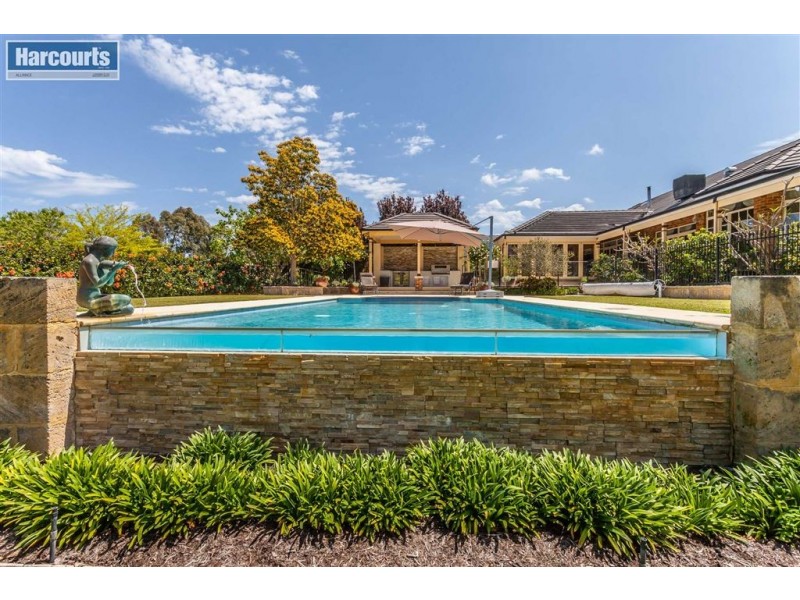 20 Golfview Place, Gnangara WA 6077