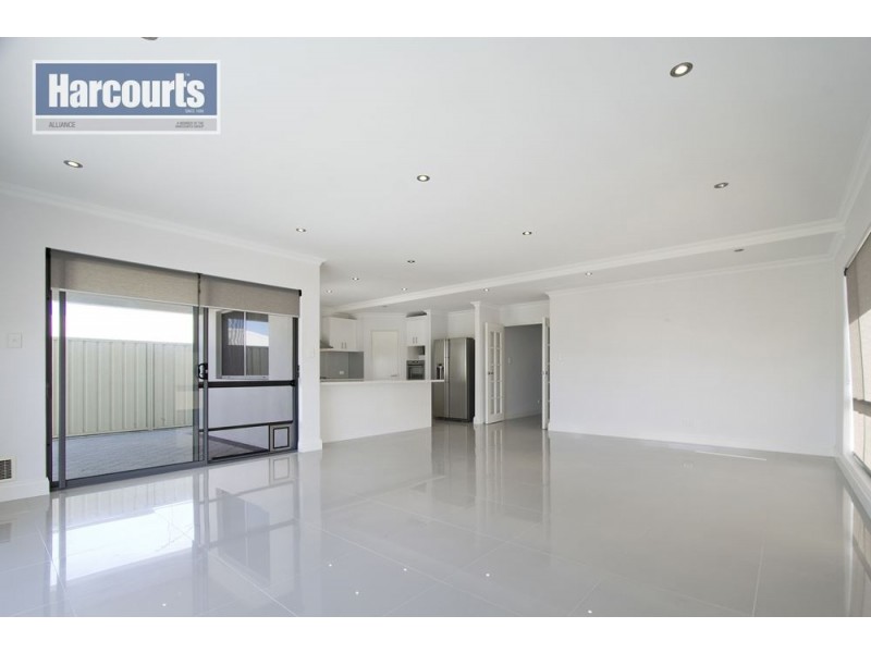 73 Cooper Street, Madeley WA 6065