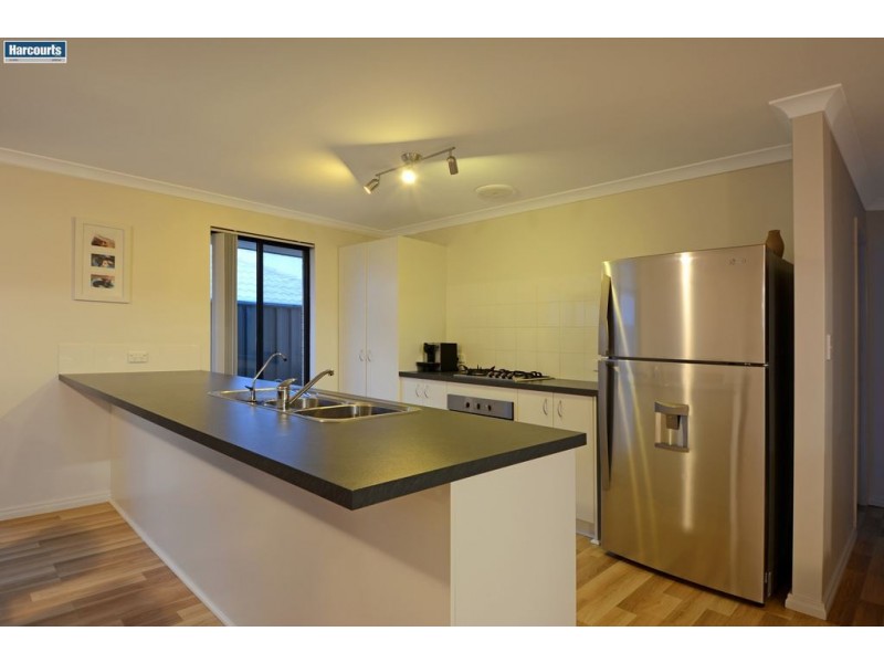 82 Kurrajong Boulevard, Banksia Grove WA 6031