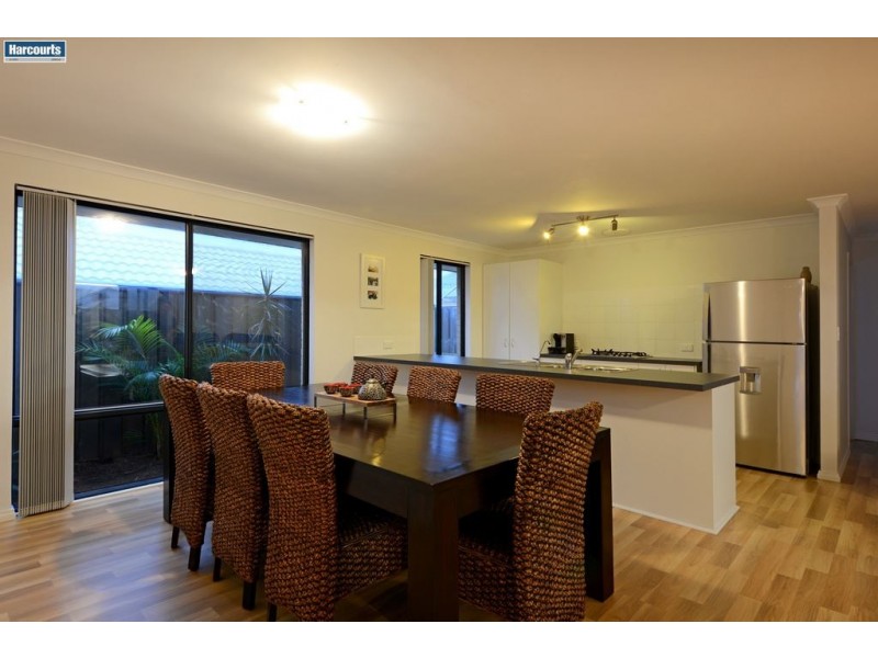 82 Kurrajong Boulevard, Banksia Grove WA 6031