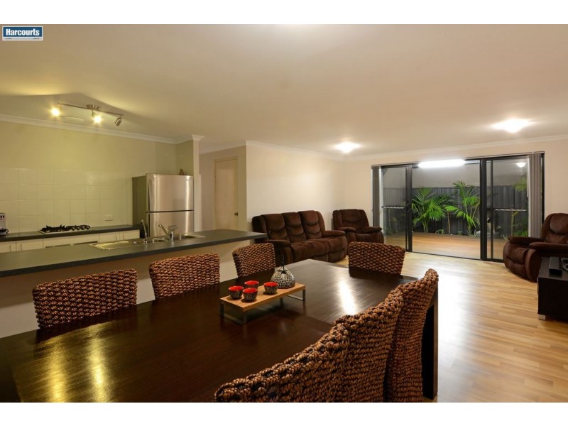 82 Kurrajong Boulevard, Banksia Grove WA 6031