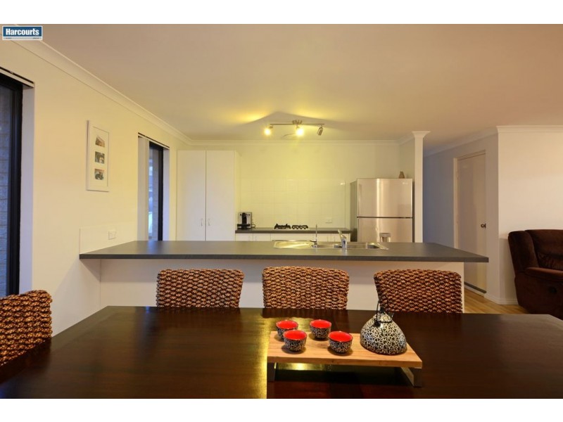 82 Kurrajong Boulevard, Banksia Grove WA 6031