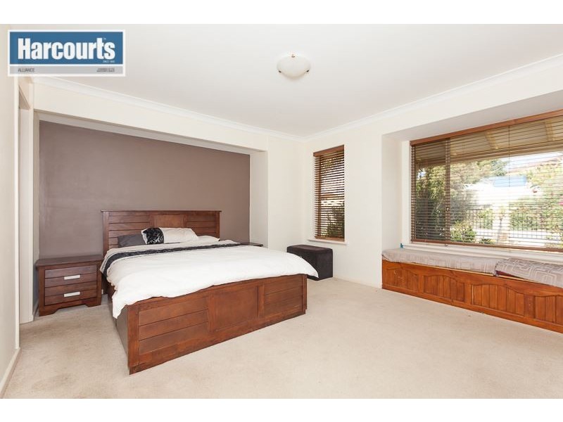 22 Fairway Circle, Connolly WA 6027