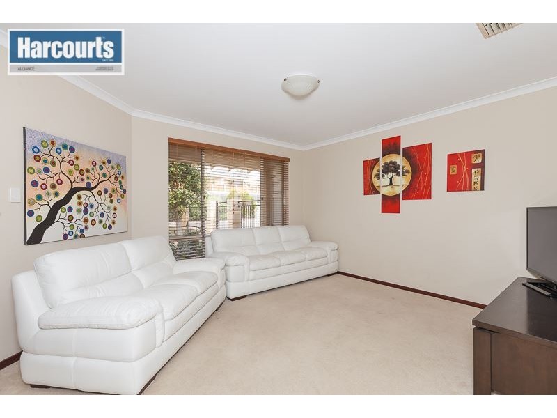 22 Fairway Circle, Connolly WA 6027