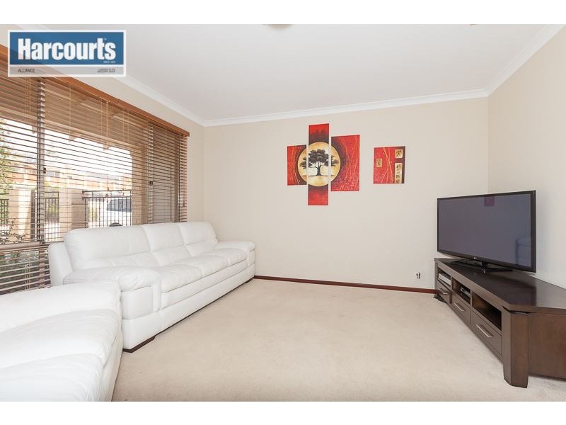 22 Fairway Circle, Connolly WA 6027