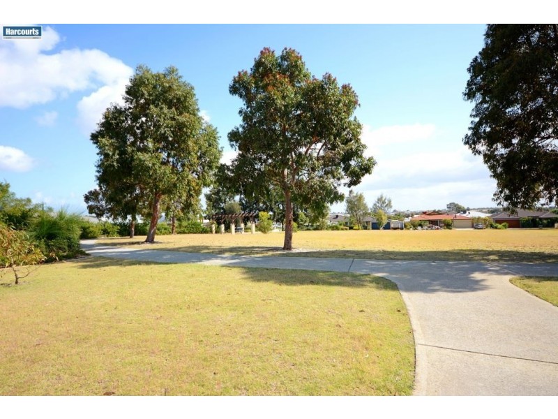 39 Parakeelya Road, Banksia Grove WA 6031