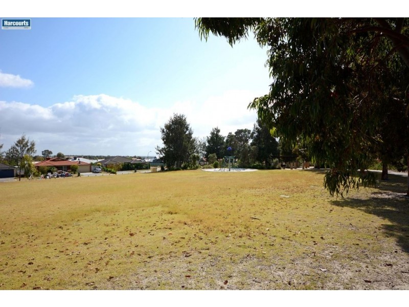 39 Parakeelya Road, Banksia Grove WA 6031