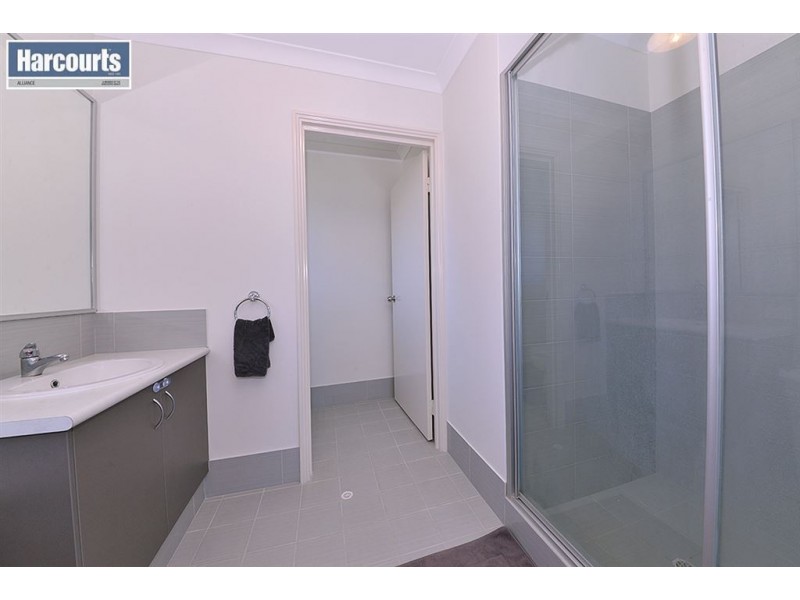 42 Salwood Loop, Banksia Grove WA 6031