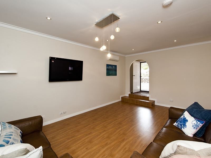 25 Coorong Place, Kallaroo WA 6025