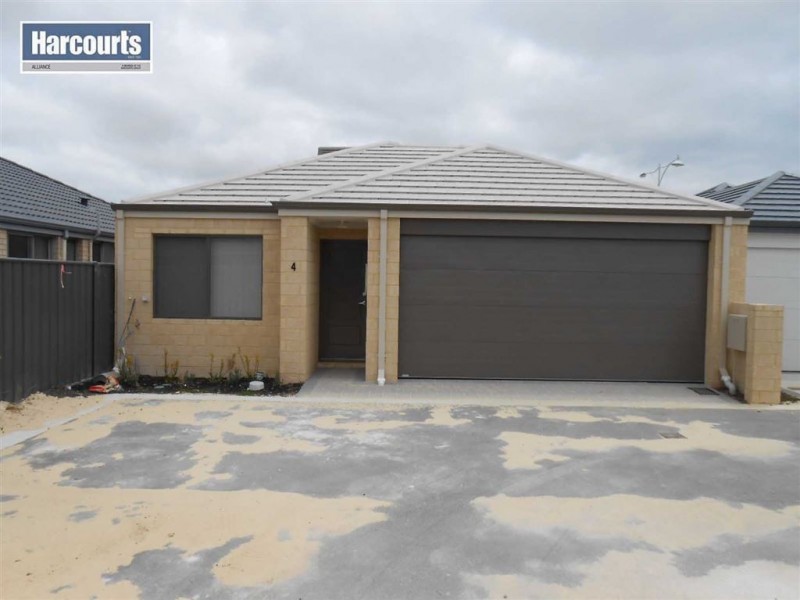 4 Lemann Turn, Banksia Grove WA 6031