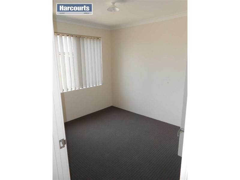 4 Lemann Turn, Banksia Grove WA 6031