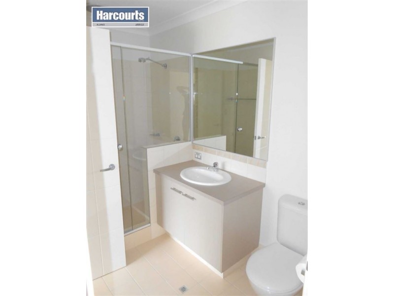 4 Lemann Turn, Banksia Grove WA 6031