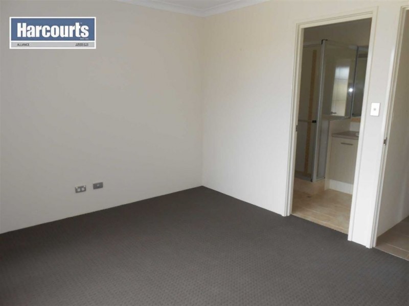 4 Lemann Turn, Banksia Grove WA 6031