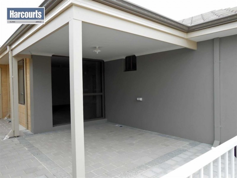 4 Lemann Turn, Banksia Grove WA 6031