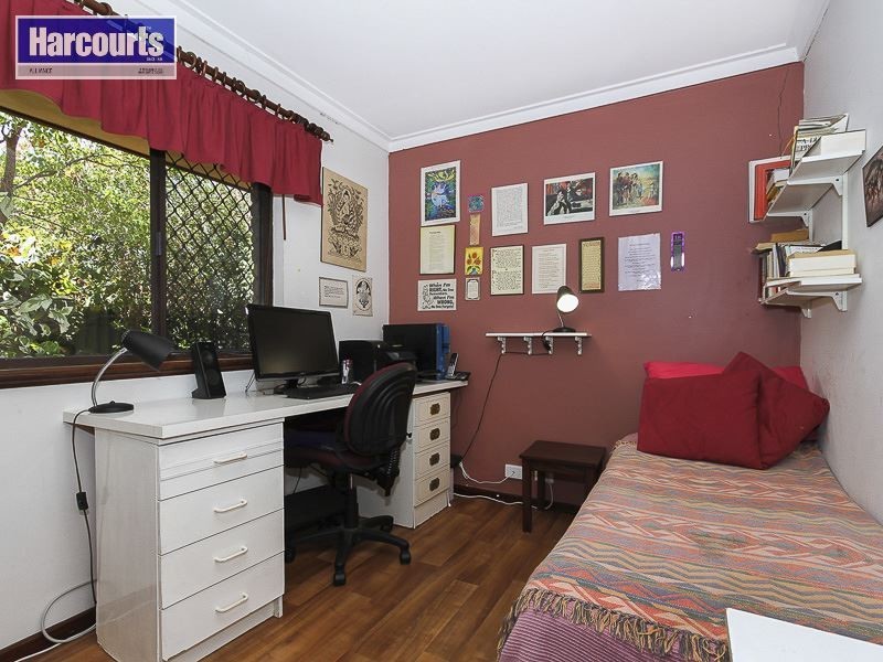 4/4 Maybole Court, Greenwood WA 6024