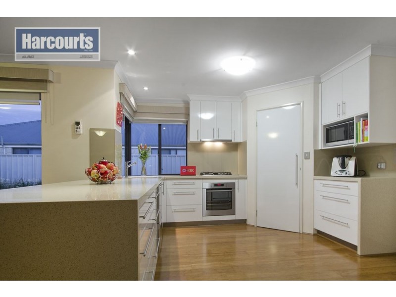 11 Dainfern Loop, Madeley WA 6065