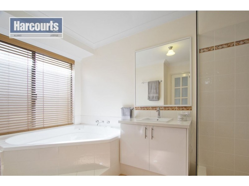 11 Dainfern Loop, Madeley WA 6065