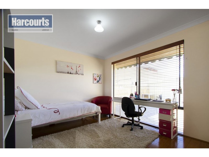 11 Dainfern Loop, Madeley WA 6065