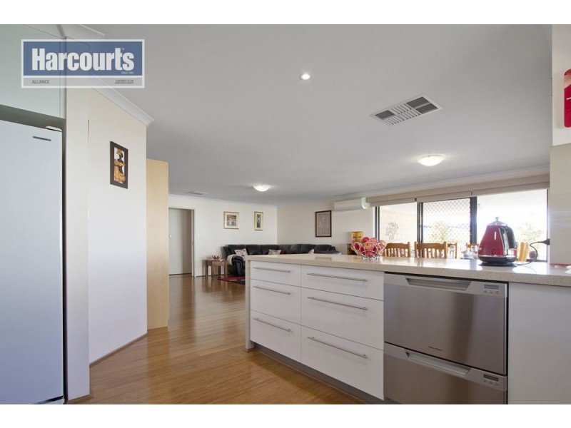 11 Dainfern Loop, Madeley WA 6065