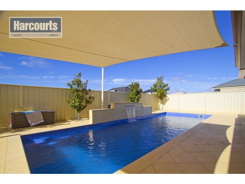 11 Dainfern Loop, Madeley WA 6065