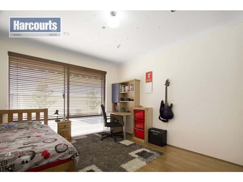 11 Dainfern Loop, Madeley WA 6065