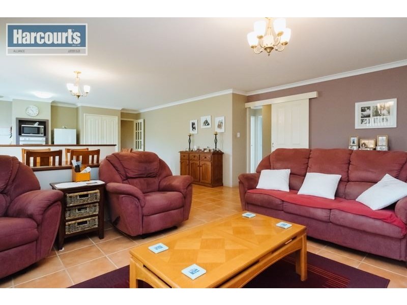 38 Miramare Boulevard, Currambine WA 6028