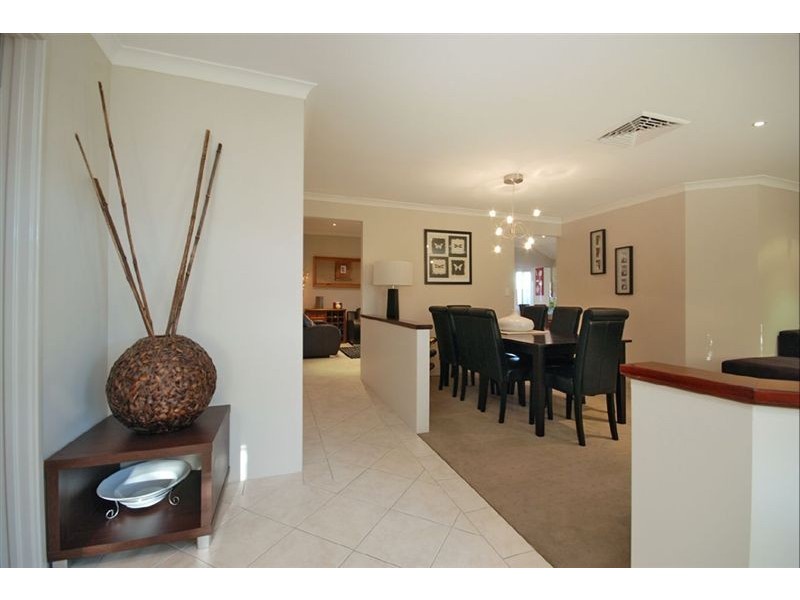 12 Hindmarsh Way, Edgewater WA 6027