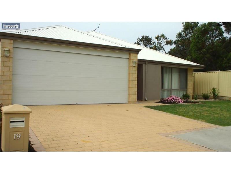 19 Haddon Terrace, Madeley WA 6065