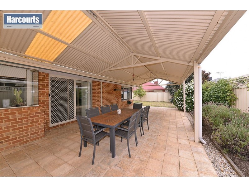 42 Kensington Way, Pearsall WA 6065