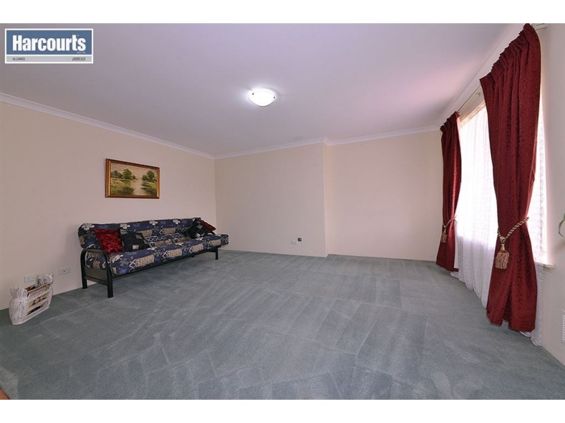 42 Kensington Way, Pearsall WA 6065