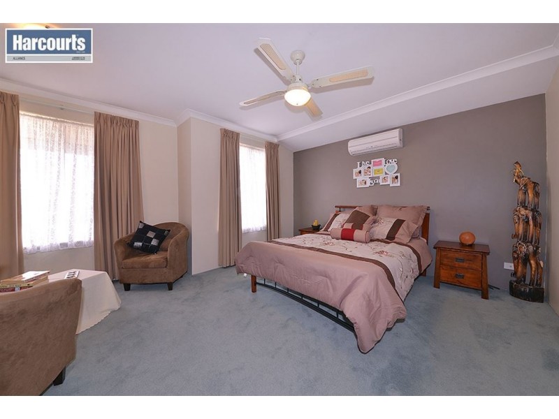 42 Kensington Way, Pearsall WA 6065