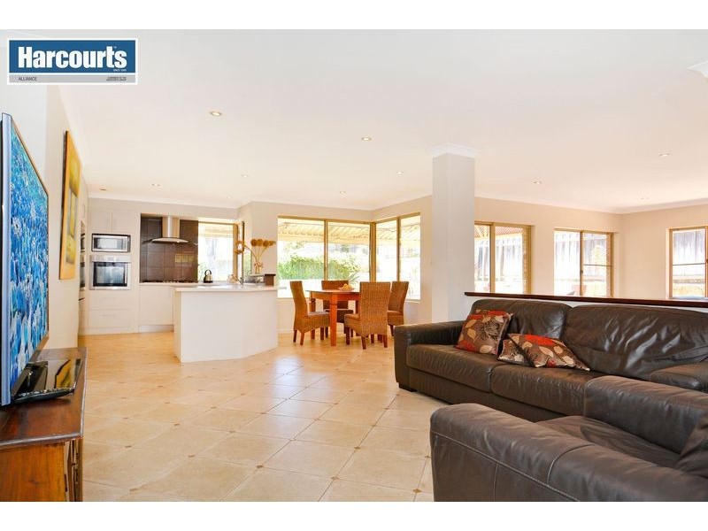 23 Southern Terrace, Connolly WA 6027