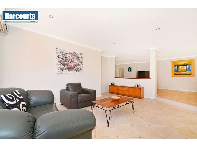 23 Southern Terrace, Connolly WA 6027