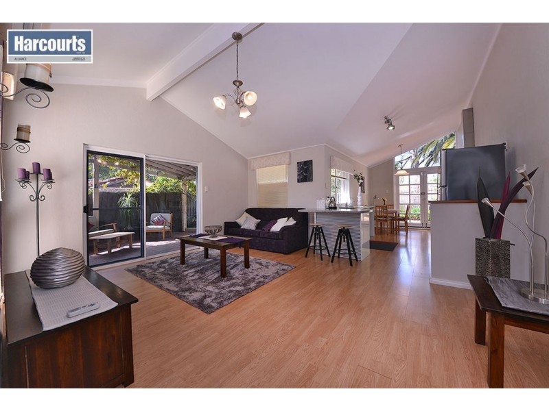 10/3 Birdland Court, Edgewater WA 6027