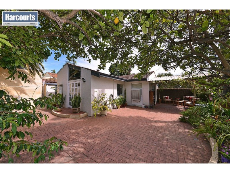 10/3 Birdland Court, Edgewater WA 6027