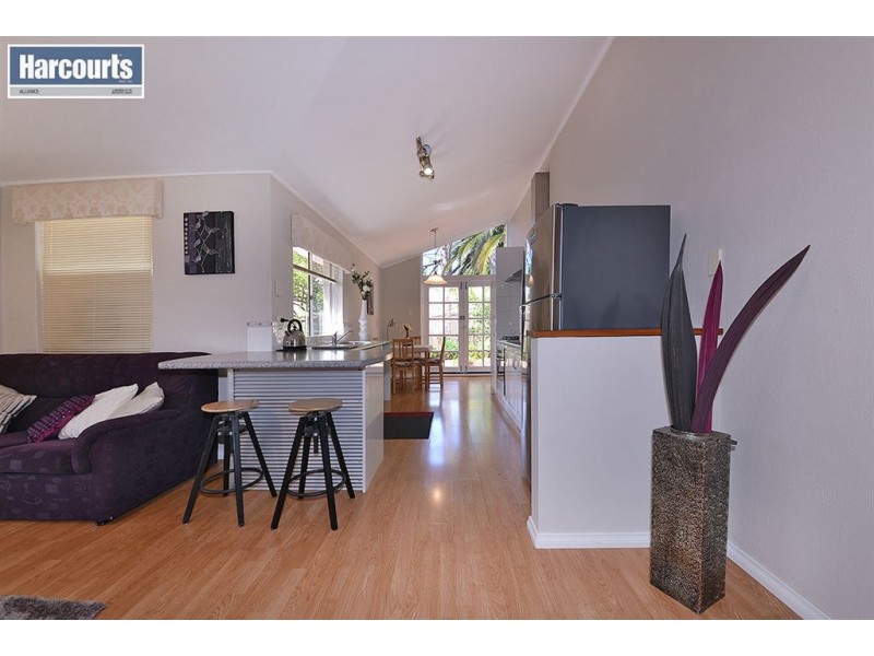 10/3 Birdland Court, Edgewater WA 6027