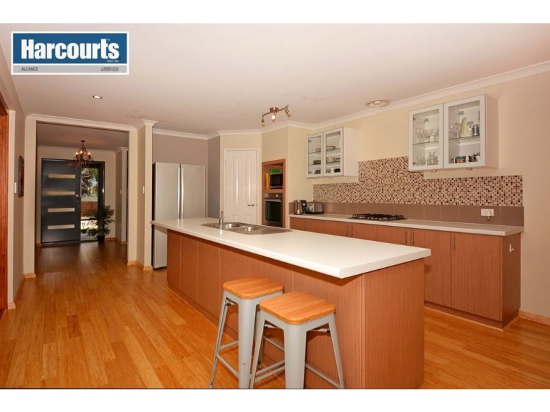 18 Collanda Circuit, Carramar WA 6031